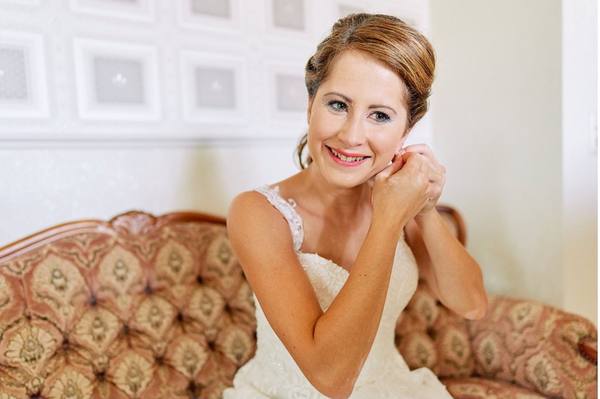 Hochzeit – Brautpaar im Gegenlicht